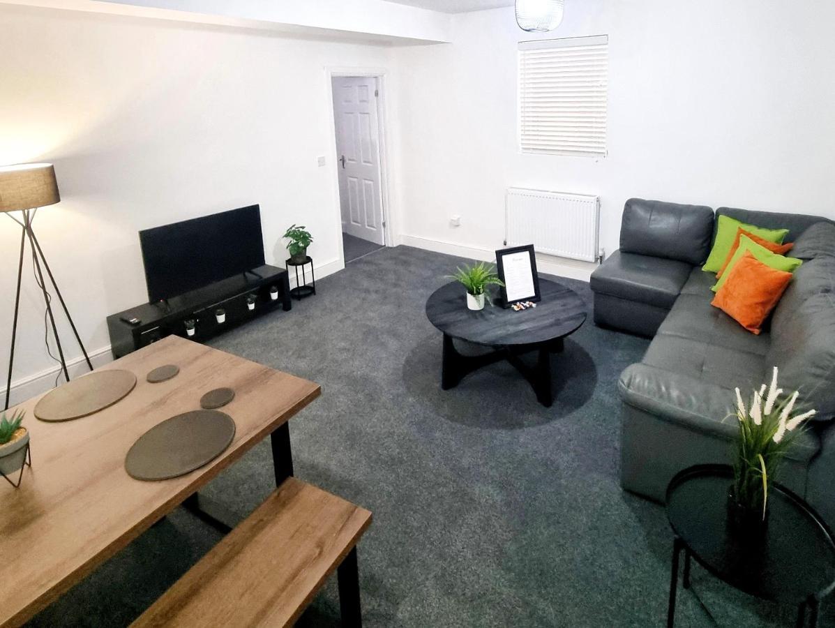 Stylish 2 Bed Apartment With Free Parking, Wifi Colchester Dış mekan fotoğraf