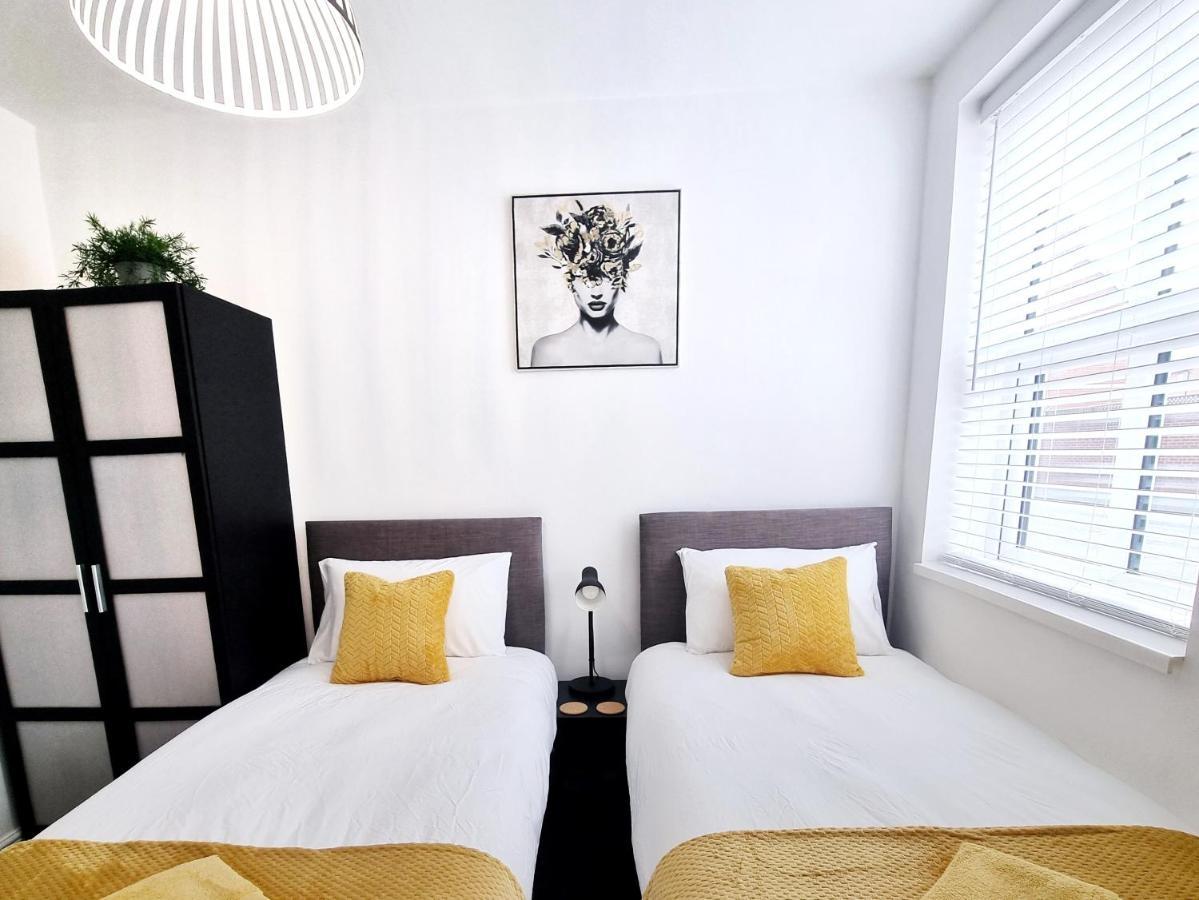Stylish 2 Bed Apartment With Free Parking, Speed Wifi, Free Parking Colchester Dış mekan fotoğraf